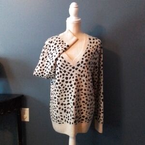 Women's LOFT animal print V-neck sweater (cheetah print)